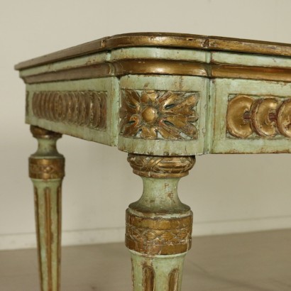 Tavolo laccato-particolare