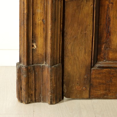 Boiserie carved-detail