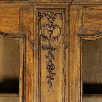 Boiserie carved-detail