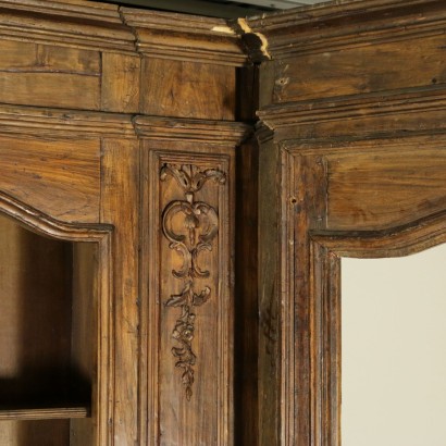 Boiserie carved-detail