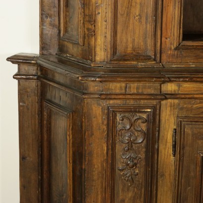 Boiserie carved-detail