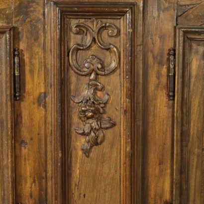 Boiserie carved-detail