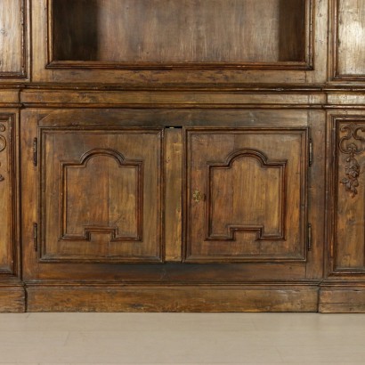 Boiserie carved-detail