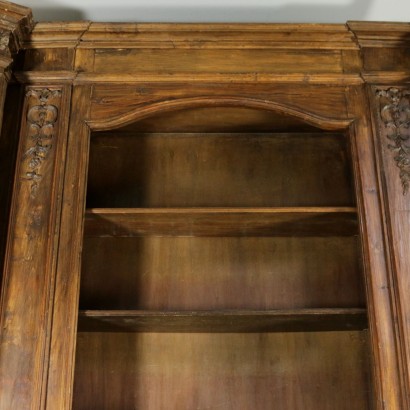 Boiserie carved-detail