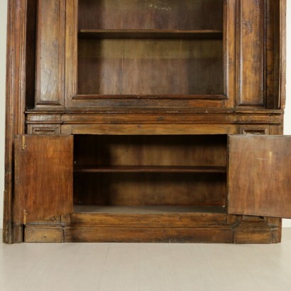 Boiserie carved-detail