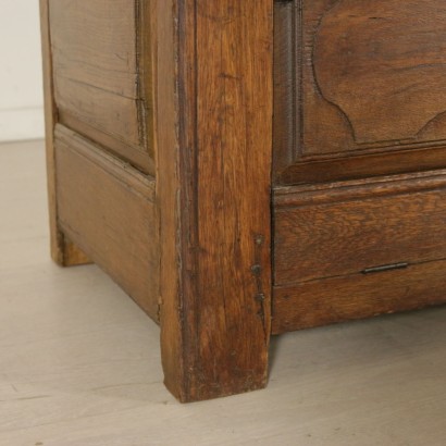 Cassapanca apribile sul fronte-particolare