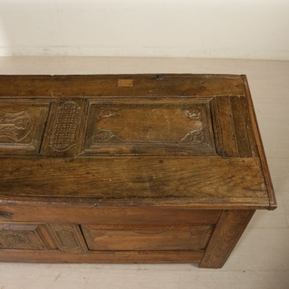 Cassapanca apribile sul fronte-particolare