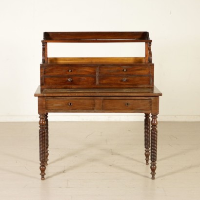 Mesa de centro con elevado