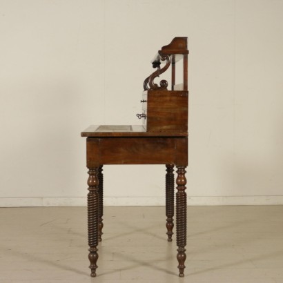 Mesa de centro con elevado