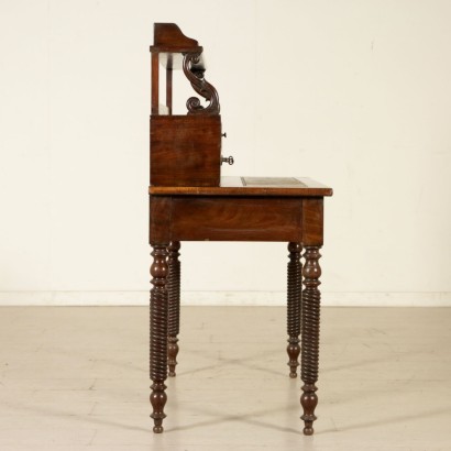 Mesa de centro con elevado