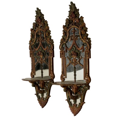 Coppia di specchi con consolle