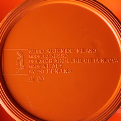 modernariato, modernariato di design, lampada artemide, artemide, illuminazione artemide, produzione artemide, artemide nesso, lampada nesso, lampada nesso arancione, lampada arancione, lampada di design, artemide design, design italiano