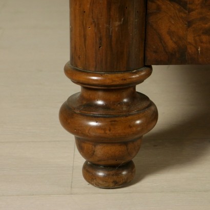 Letto matrimoniale-particolare