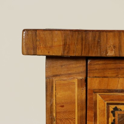 Coppia di Comodini Neoclassici-particolare