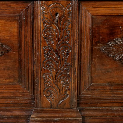 Cassapanca Intagliata-particolare