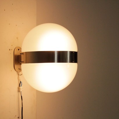 modernariato, modernariato di design, lampada da parete, lampada da parete modernariato, lampada da parete di modernariato, lampada da parete italiana, lampada da parete vintage, lampada da parete anni '60, lampada da parete design anni 60, lampada sergio mazza, lampada artemide, lampada clio, clio artemide
