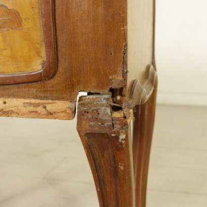 Coppia di Comodini Liberty-particolare