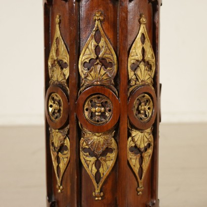 The table to the Glider-Gothic-particular