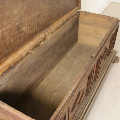 Cassapanca in Noce-particolare