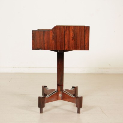 moderne Antiquitäten, modernes Design Antiquitäten, Nachttisch, moderner Antik Nachttisch, moderne Antiquitäten Nachttisch, italienischer Nachttisch, Vintage Nachttisch, 1960er Nachttisch, 1960er Design Nachttisch, Claudio Salocchi Nachttisch.