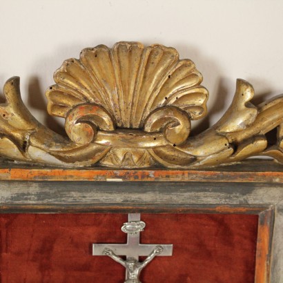 Coppia di Acquasantiere in Cornice-particolare