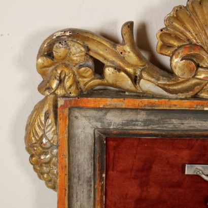 Coppia di Acquasantiere in Cornice-particolare