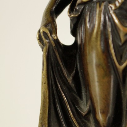 La victoria, una Escultura de Bronce-detalle