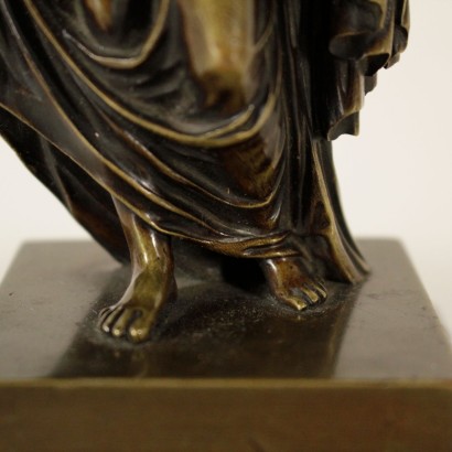 La victoria, una Escultura de Bronce-detalle