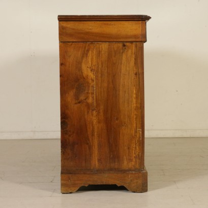 Aparador con Tres Puertas-lado francés