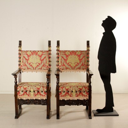 Par de Sillas Talladas