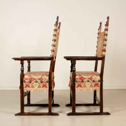 Par de Sillas Talladas