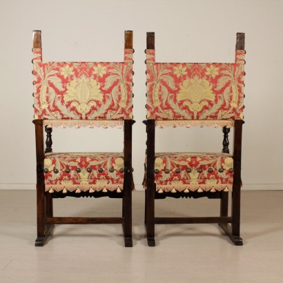 Par de Sillas Talladas