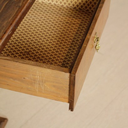 antigüedades, mesita de noche, mesita de noche antigua, mesitas de noche antiguas, mesita de noche italiana antigua, mesita de noche antigua, mesita de noche neoclásica, mesitas de noche del siglo XX, par de mesitas de noche en maderas antiguas.