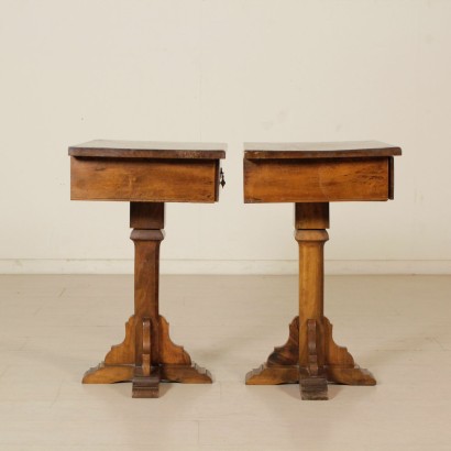 antigüedades, mesita de noche, mesita de noche antigua, mesitas de noche antiguas, mesita de noche italiana antigua, mesita de noche antigua, mesita de noche neoclásica, mesitas de noche del siglo XX, par de mesitas de noche en maderas antiguas.