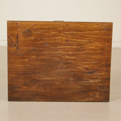 antigüedades, mesita de noche, mesita de noche antigua, mesitas de noche antiguas, mesita de noche italiana antigua, mesita de noche antigua, mesita de noche neoclásica, mesitas de noche del siglo XX, par de mesitas de noche en maderas antiguas.