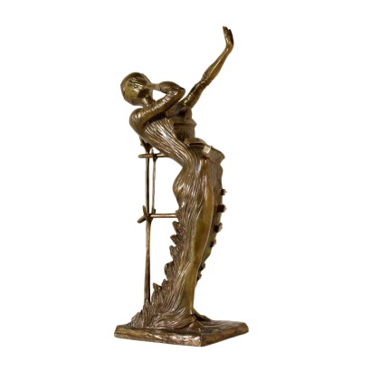 Sculpture of Salvador Dali