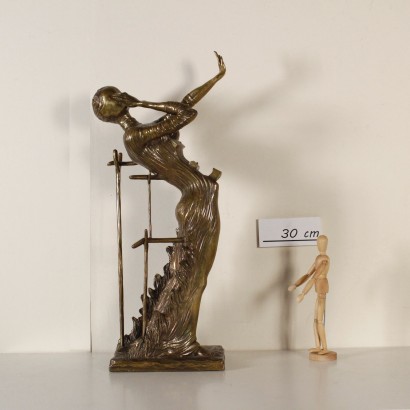 Sculpture of Salvador Dali
