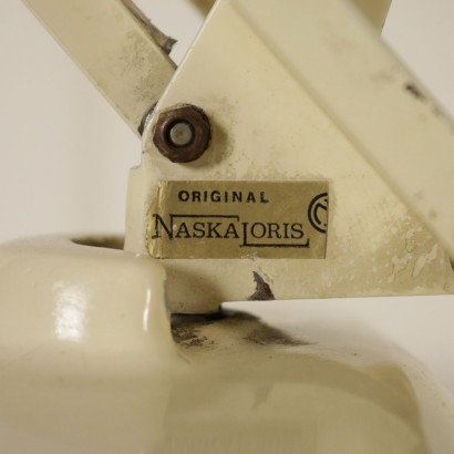 modernariato, modernariato di design, lampada da tavola, lampada da tavola modernariato, lampada da tavola di modernariato, lampada da tavola italiana, lampada da tavola vintage, lampada da tavola anni '60, lampada da tavola design anni 60, lampada naska loris, arne jacobsen.