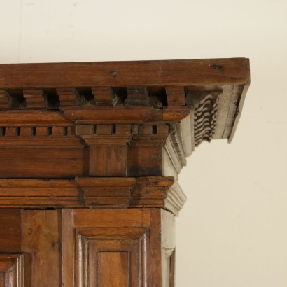 Armario en madera de Nogal en el Siglo XVIII-especialmente