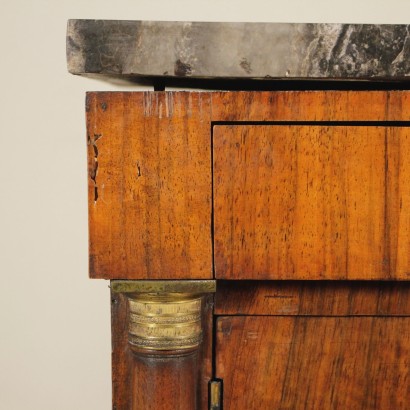 Coppia di Comodini Impero-particolare