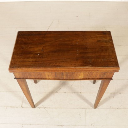 Mesa de café desde el Directorio del Juego-detalle