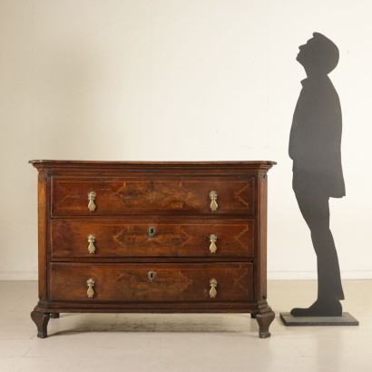 Una cajonera con Tres Cajones