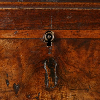 Una cajonera con Tres Cajones especiales