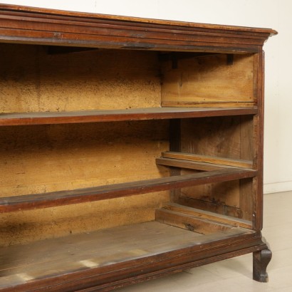 Una cajonera con Tres Cajones especiales