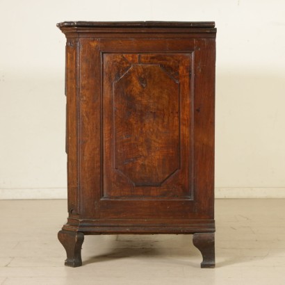 Una cajonera con Tres Cajones