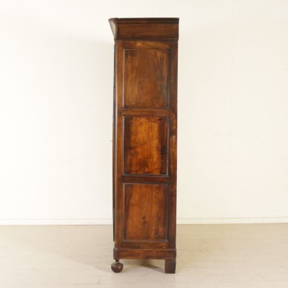 Armoire avec Deux Portes à la partie