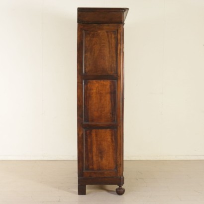Armoire avec Deux Portes à la partie