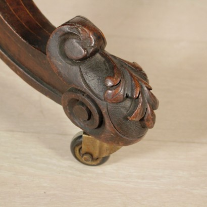 Table Octogonale en particulier