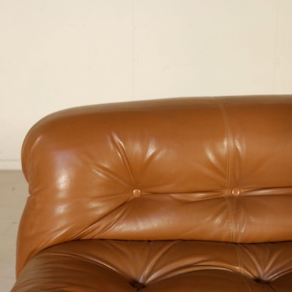 modernariato, modernariato di design, divano, divano modernariato, divano di modernariato, divano italiano, divano vintage, divano anni 70, divano design anni 70, divano Soriana, divano produzione Cassina.