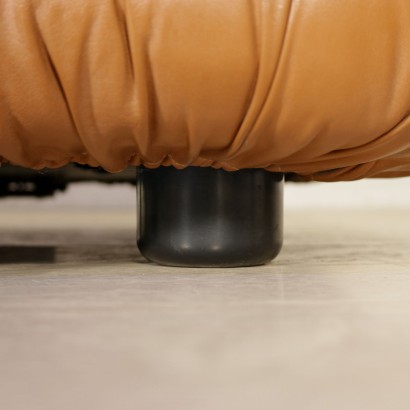 modernariato, modernariato di design, divano, divano modernariato, divano di modernariato, divano italiano, divano vintage, divano anni 70, divano design anni 70, divano Soriana, divano produzione Cassina.